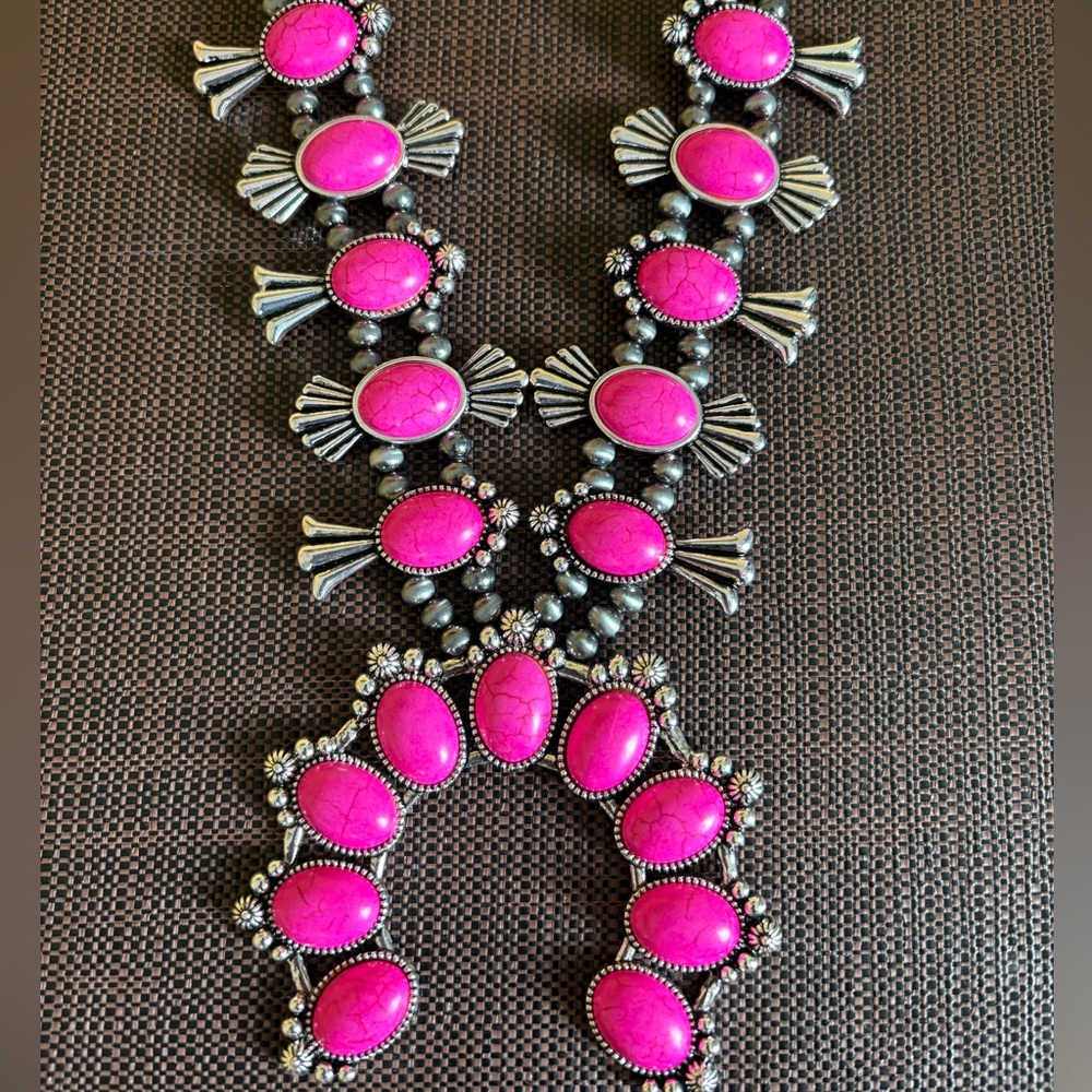 New Southwestern Boho Squash Blossom Naja Pink & Silver Statement Necklace - Picture 14 of 14